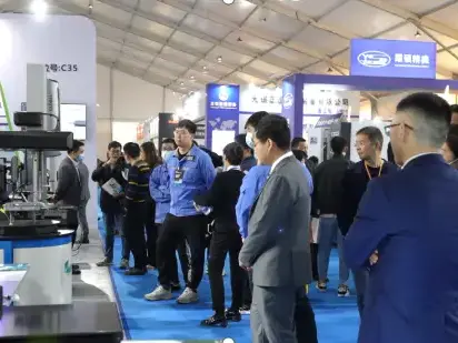 Dunyu Bearings exhibition booth at industry trade show